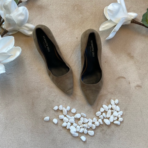 Suede Heels by Kenneth Cole - Picture 2 of 4